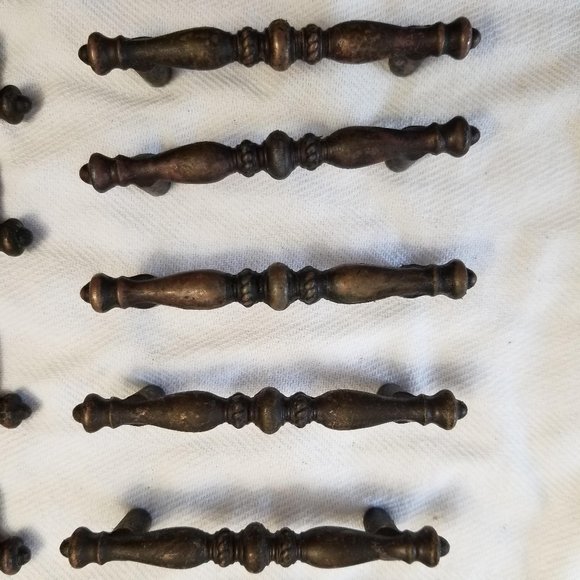 Vintage Antiqued Brass Bronze Drawer Cabinet Pulls 3 inch Set of 25 or ? - Picture 1 of 6